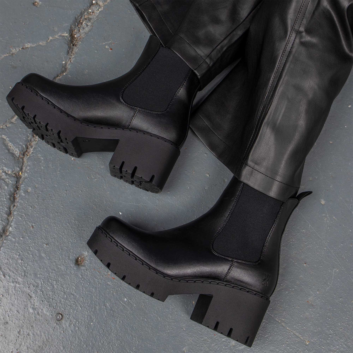KOI FOOTWEAR SWITCH-03 BLACK